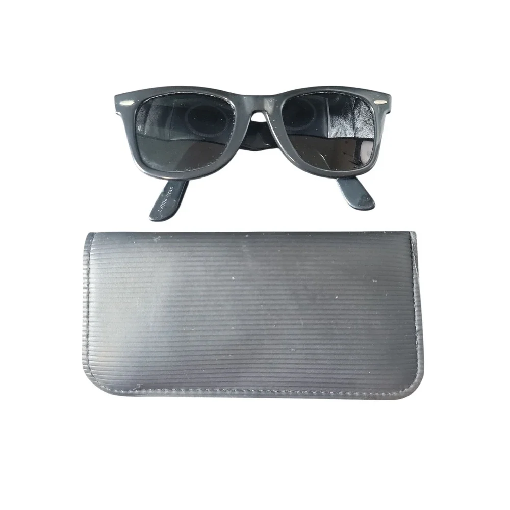 Vintage Ray Ban Wayfarer B & L 5022 Black W/ Case L2008 UYAS Risky Business